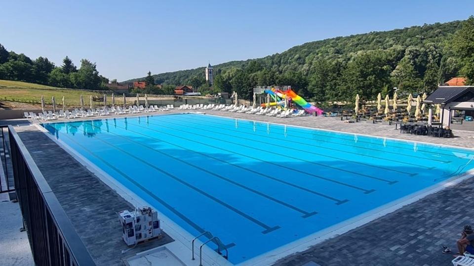 Seoski Turiziam Larva Trenkovo Exterior foto
