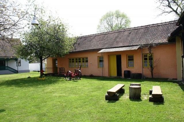 Seoski Turiziam Larva Trenkovo Exterior foto